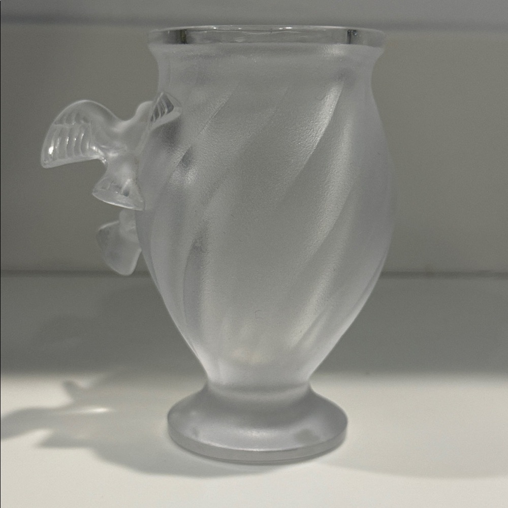 LALIQUE France Rosine Frosted Glass Vase with 3D Dove Design - Picture 2 of 7